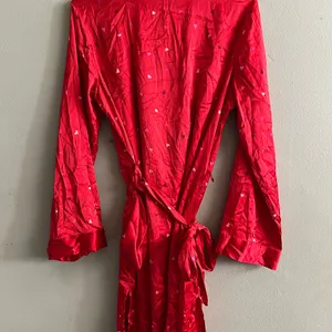 Stars Above Satin Red Ditsy Heart Print Silky Feel Sleep Robe XS Valentines Day thumbnail 3