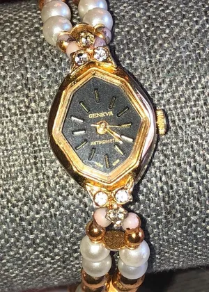 Geneva Gold Tone Faux Pearls Vintage Retro Wind Up Watch Wristwatch thumbnail 1