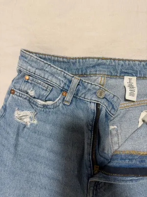 Baggy light wash jeans thumbnail 3
