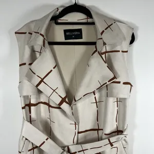 Bellivera Faux Suede Sleeveless Jacket With‎ Belt NWT Womens Size XS thumbnail 3