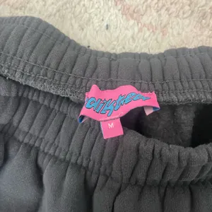 Edikted Black Pants with Pink Bow Details thumbnail 3