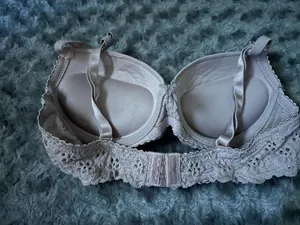 Wild Dream lace underwire push-up bra in size 34A thumbnail 2