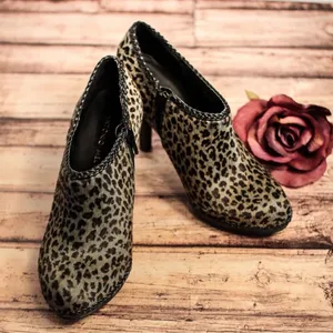 Antonio Melani Ankle‎ Booties Leopard Print Size 6.5. B54 thumbnail 1