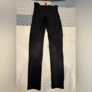 Spanx Moto Faux Leather Black Leggings Pants, size M EUC! thumbnail 2