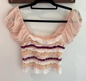 Kimchi Blue Urban Outfitters‎ Liliana Pink Ruffle Eyelet Velvet Crop Top Medium thumbnail 1