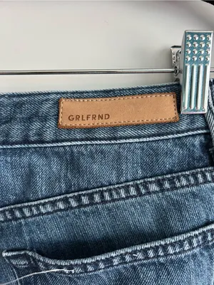 Grlfrnd | Tatum raw hem cropped jeans in always now wash thumbnail 10