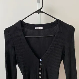Reformation XS Black Cardigan Ribbed Knit V-Neck Button Front Top Tencel Modal thumbnail 2