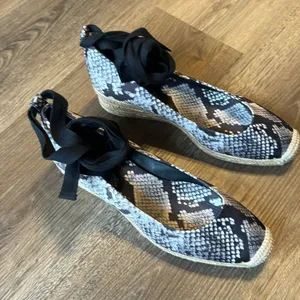 Tory Burch Women's Heather Ankle Wrap Wedge Espadrilles Snake Print Size 9.5 M thumbnail 3