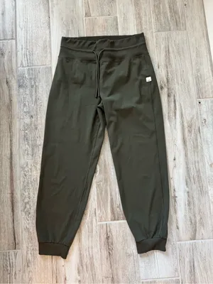 VUORI Drawstring Waist DAILY JOGGERS in Oregano Olive Green Large thumbnail 5