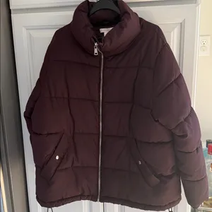 H&M Women's Puffer Jacket - Plum L thumbnail 1