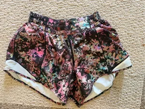 Lululemon Hotty Hot Short Stencil Blossom Red Multi Sheer Swift Ultra Light thumbnail 5
