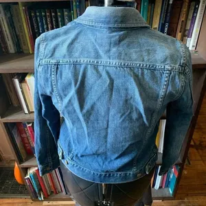 Madewell distressed normcore M classic denim jacket thumbnail 3
