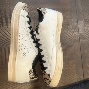 P448 John sneakers white/ leopard print 7.5 women thumbnail 7