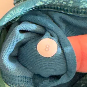 326 | Lululemon Flow Y Bra Womens 8 Light Support Yoga‎ Sports Bra Teal Print thumbnail 6