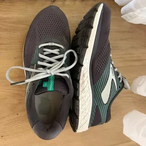 Brooks Addiction 14 Women's Size 11 thumbnail 3