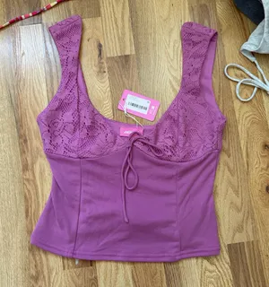 Edikted Crop Top thumbnail 2