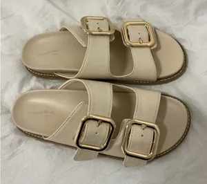 Universal Threads sandals  thumbnail 1