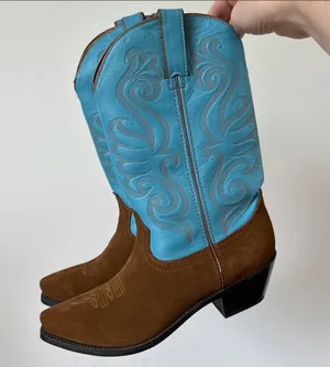 Cowgirl Boots thumbnail 1