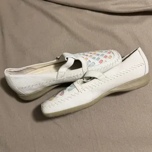 Mushrooms Womens 10W White Leather Pastel Woven Loafers Hook Loop Flats F02 thumbnail 2