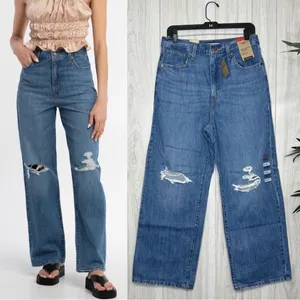 NWT Levi’s High Waisted Straight Jeans in Joe Strut Destructed size 30x29 NEW thumbnail 2