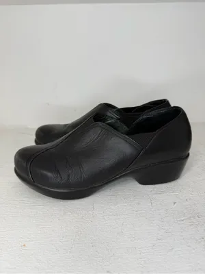 Dansko Black leather slip-on clogs with a heel. #clogs #comfort size 38 USA 8 thumbnail 3