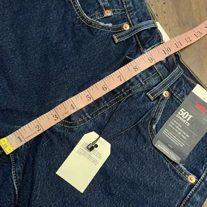 Levi's 501 Mid-Thigh Denim Shorts Size 24 thumbnail 6