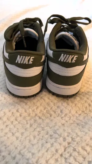 Nike Women’s Dunk Low Sneakers thumbnail 3