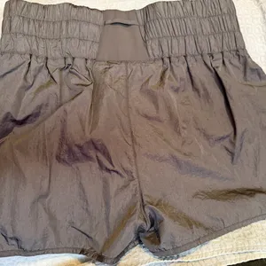 Nice breezy, warm-up style running shorts Women' Gray High-Waisted Shorts thumbnail 3