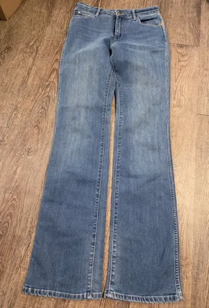 Wrangler Western TINA Bootcut Jeans Vintage Ranch Farm Size 26x32 (tag 28x34) thumbnail 1