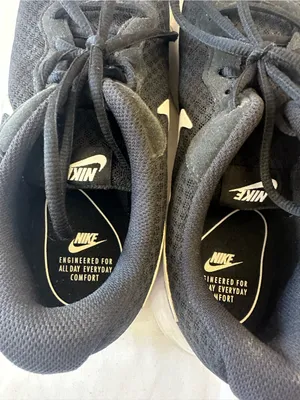 Nike Black and White Women's Athletic Running Shoe thumbnail 4