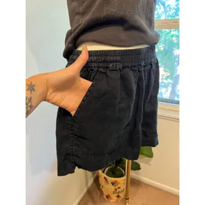 Quince Black 100% Linen Premium Flax Elastic Waist Shorts Size Medium thumbnail 4