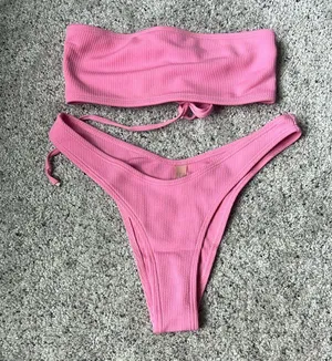 Pink Bikini Size 4 thumbnail 1