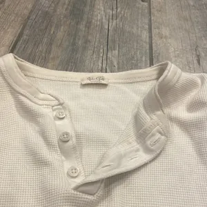 Brandy Melville Cream Long Sleeve Tee thumbnail 2