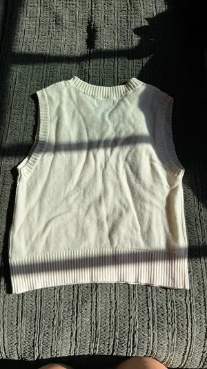 Old Navy Sweater Vest V-Neck thumbnail 2