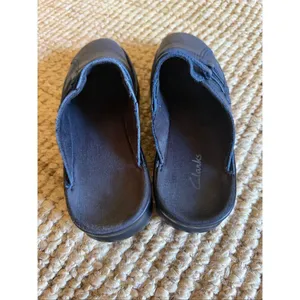 Clarks Black Leather Clogs Women Size 8 M Slip On Comfort Shoes thumbnail 4