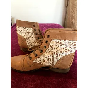 STEVE MADDEN Thundr-C Cognac Crochet Lace-Up Ankle Boot Size 6.5 COTTAGE PRAIRIE thumbnail 4