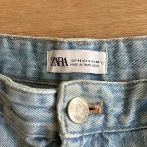 Zara light wash baggy wide leg jeans raw hem high waist size 8 thumbnail 6