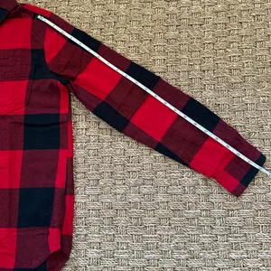 Old Navy Shirt Women's Extra Small Classic Fit Red Buffalo Plaid Flannel thumbnail 7
