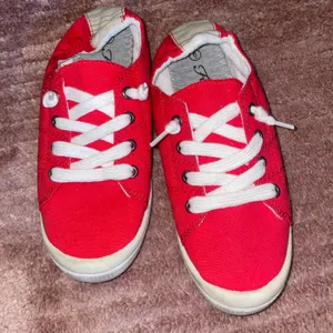 Stylish Red Women's Sneakers Size 6 thumbnail 1