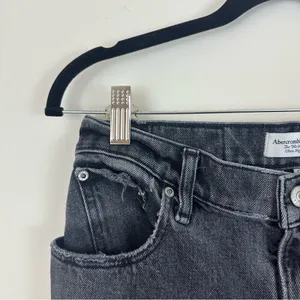 Abercrombie & Fitch | Gray The 90’s Straight Ultra High Rise with Slit Jeans 4R thumbnail 2