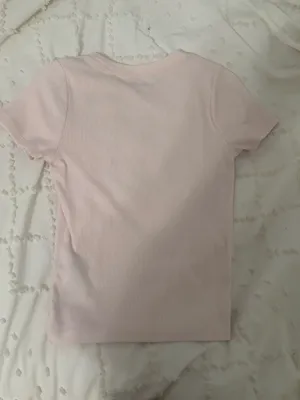 Hollister Medium Women's Pink Ribbed Longer-length Heart Cake Graphic Baby Tee thumbnail 2