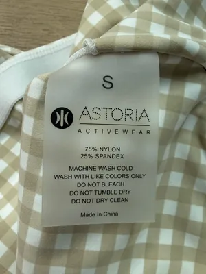 Astoria Activewear LUXE BALANCE Staple Sleeved Crop in Beige Gingham Size Small thumbnail 9