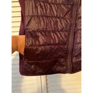 Reebok‎ Quilted Asymmetrical Zip Vest Purple Burgundy Puffer Athletic Size L thumbnail 2