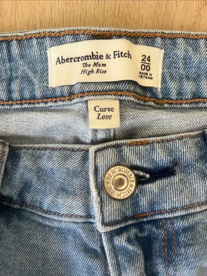 Abercrombie & Fitch High Rise The Mom Curve Love Distressed Denim Jeans Size 24 thumbnail 3