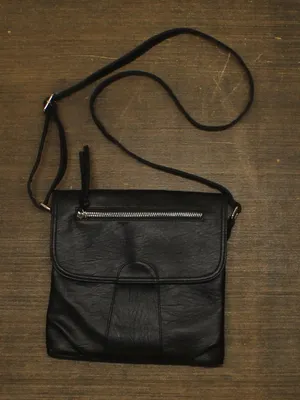 Sam & Hadley Womens Square Flap Adjustable Crossbody Shoulder Bag Black One Size thumbnail 1