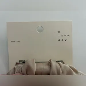 A New Day Cream Hair Bow thumbnail 5