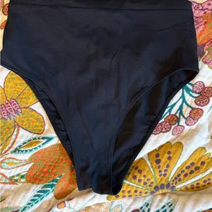 Lululemon Waterside Black Women's Swimwear Set RARE thumbnail 4