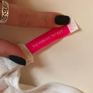 Victoria's Secret bikini top thumbnail 6