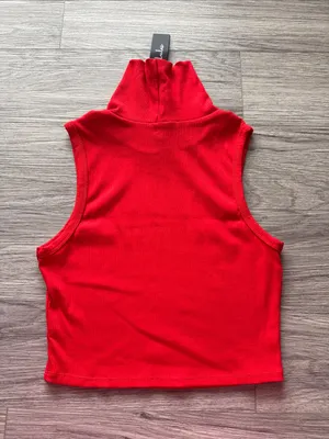 NWT Lulu's Red Ribbed Mock Neck Cropped Tank Size Medium thumbnail 4