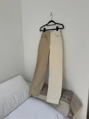 Two-Tone Beige/Cream Straight-Leg Jeans thumbnail 2
